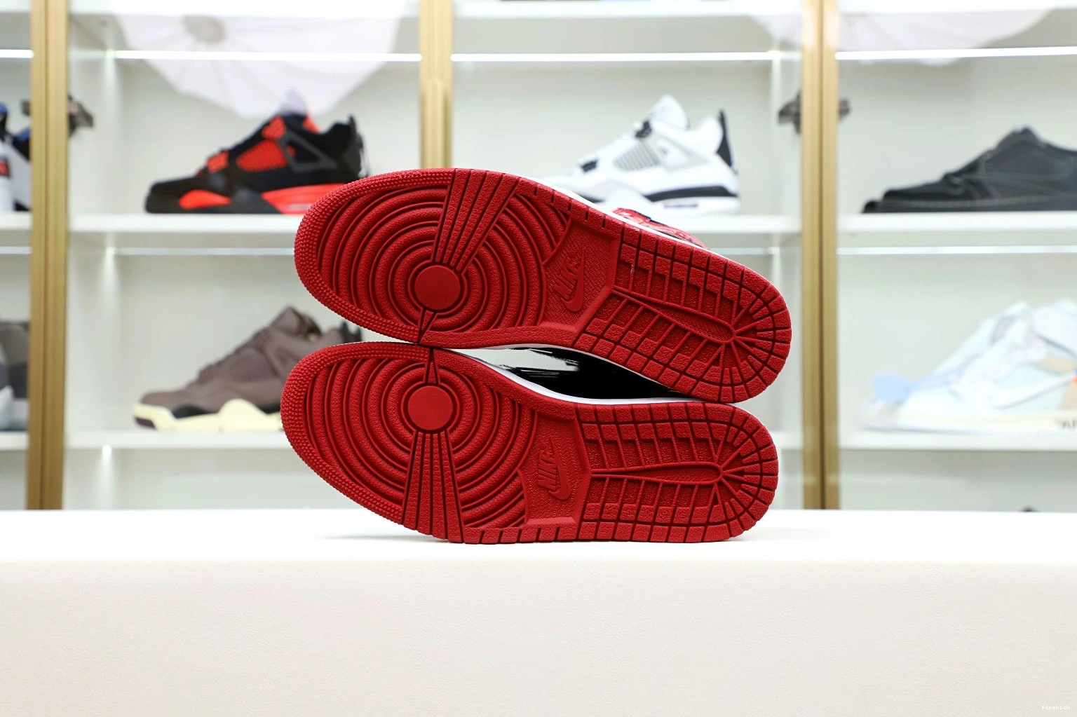 1 AIR HIGH PATENT BRED OG JORDAN 0303